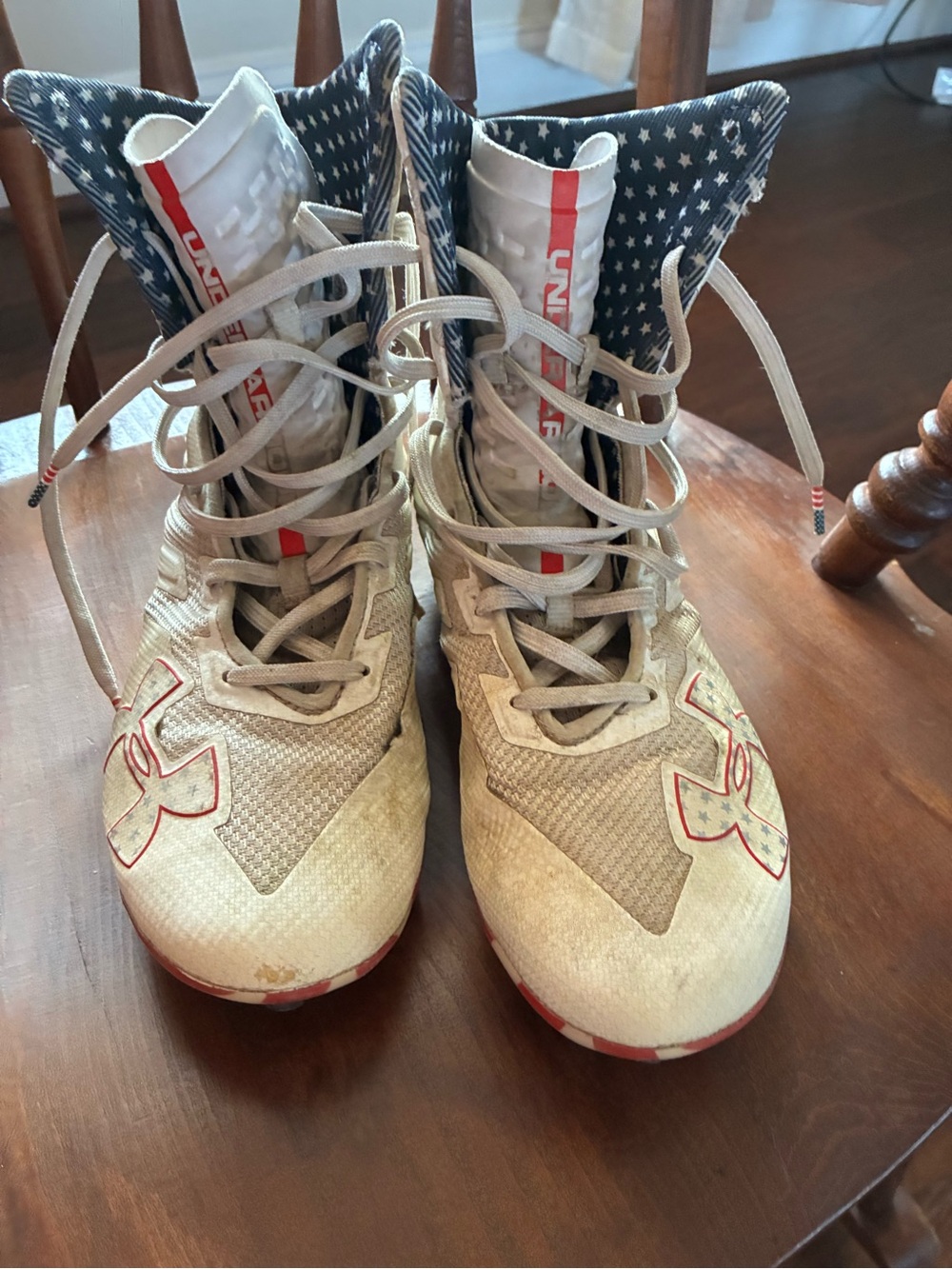 Under Armour Men’s White and Navy Star-Patterned Football Cleats
